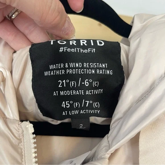 Torrid Women's Cream Puffer Jacket Size 2X - Picture 4 of 6